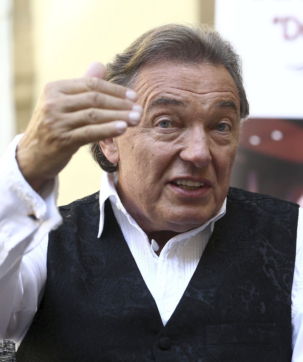 Zpěvák Karel Gott.