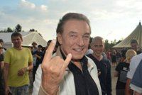 Karel Gott se vrátí mezi rockery: Ukáže zase paroháče?!