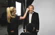 Karel Gott při focení o štěstí pro Blesk Magazín Karel Gott při focení o štěstí pro Blesk Magazín