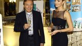 Karel Gott křtil kalendář pro seniory