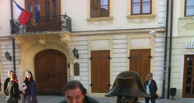 Ještě před svým koncertem v Bratislavě, rozmlouval Karel Gott s Napolenoem