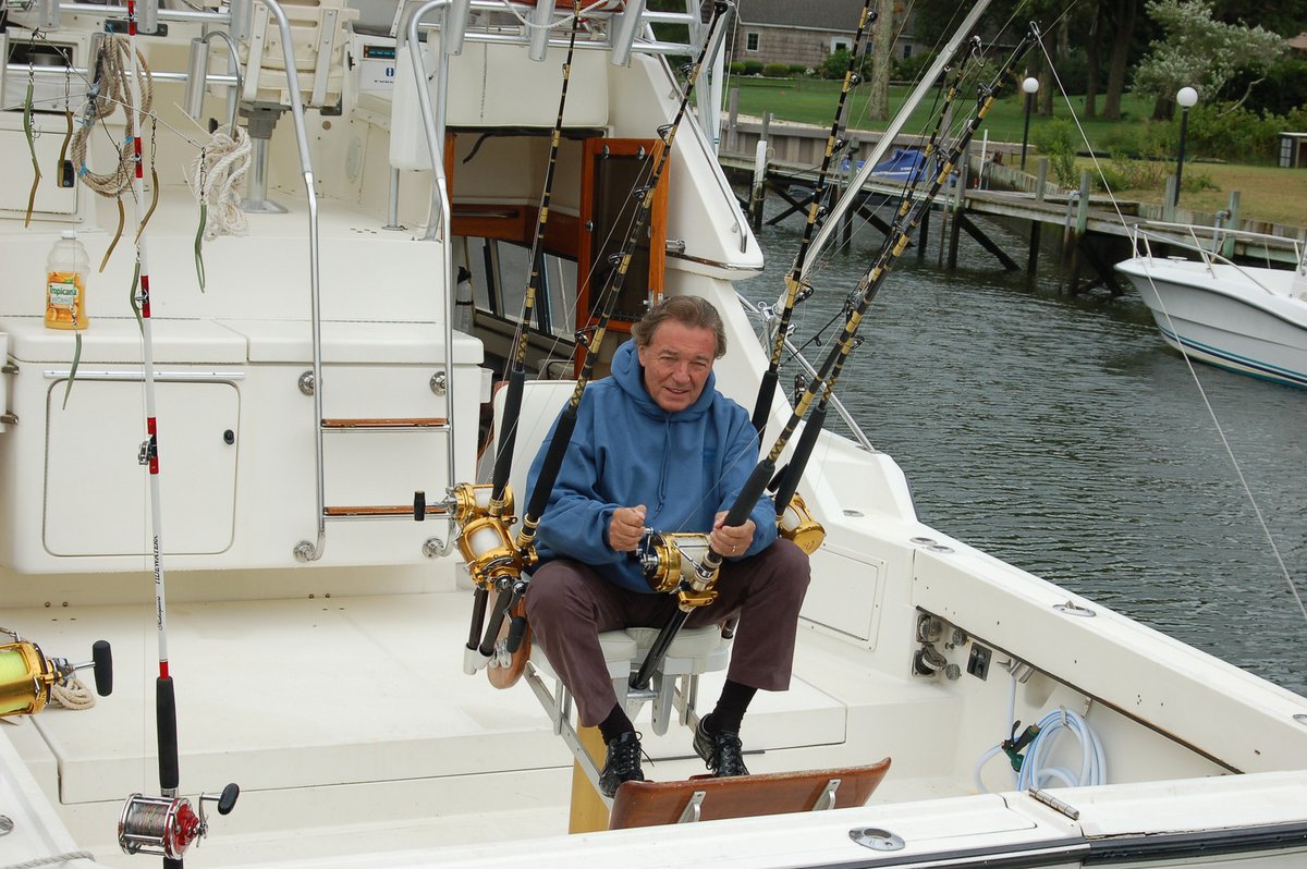 Turné po USA, rok: 2009 - Karel si v Hampton Bays (New York), kde odpočíval, vyzkoušel v přístavu rybaření.