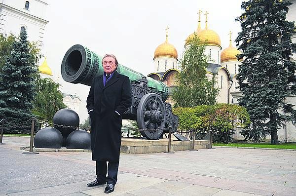 Moskva rok: 2013. Před koncertem s Alexandrovci v Moskvě si loni na podzim zpěvák prohlédl památky v Kremlu.