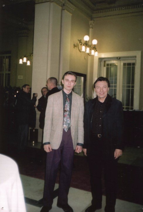 Před čtrnácti lety se na charitativním koncertu Michala Davida s Karlem vyfotil čtenář Blesku René.