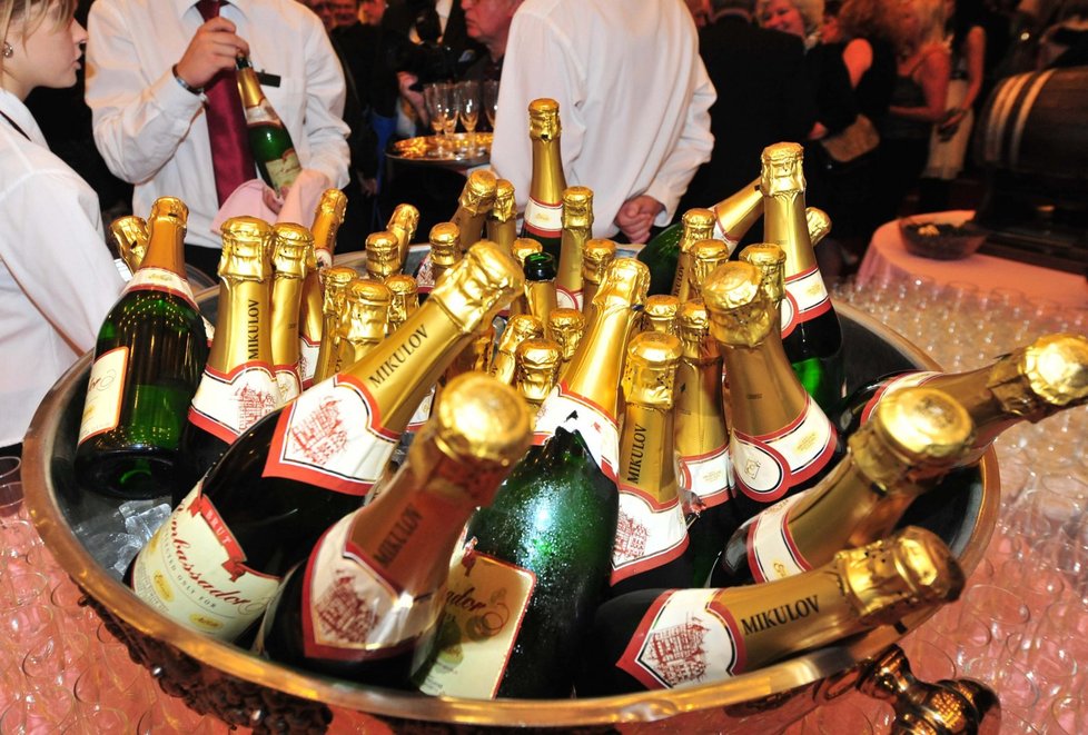 Vychlazené šampaňské už čeká na hosty v hotelu Ambassador