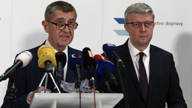 Andrej Babiš (ANO) uvedl do úřadu nového ministra dopravy, stal se jím vicepremiér Karel Havlíček (za ANO)