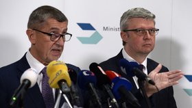 Andrej Babiš (ANO) uvedl do úřadu nového ministra dopravy, stal se jím vicepremiér Karel Havlíček (za ANO)