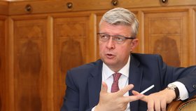 Ministr průmyslu, obchodu a dopravy Karel Havlíček (za ANO) při rozhovoru pro Blesk
