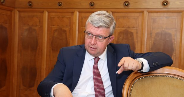Havlíčkovy ambice na čelo Sněmovny utnuli právníci: Dvojministr nemůže vůbec kandidovat