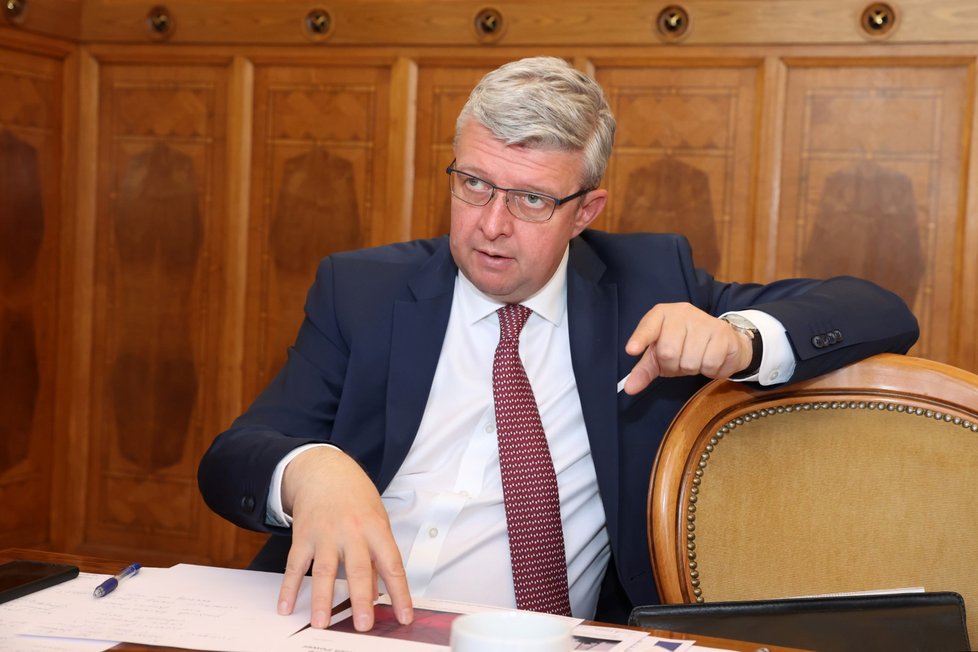 Bývalý ministr průmyslu a obchodu a dopravy Karel Havlíček (za ANO) při rozhovoru pro Blesk.