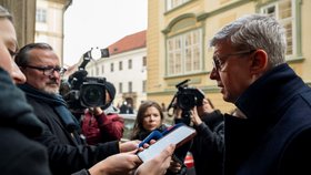 Karel Havlíček (ANO) při příchodu na jednání ANO s SPD a Motoristy (11.11.2025)