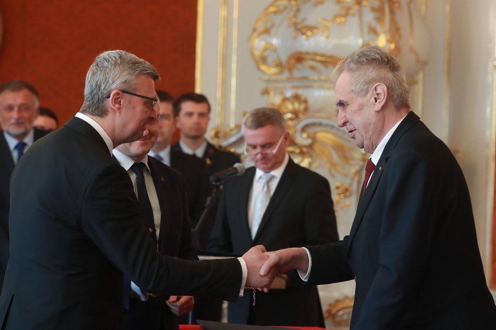 Vicepremiér Karel Havlíček (za ANO) a prezident Miloš Zeman