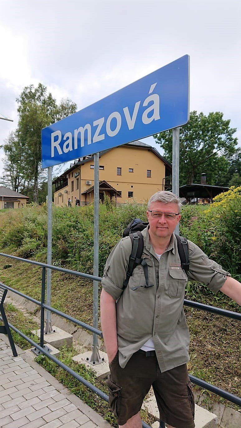 Dovolená vicepremiéra Karla Havlíčka (za ANO): Coby ministr dopravy vyrazil vlakem po Česku (2021)
