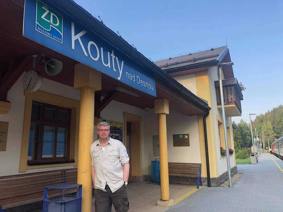 Dovolená vicepremiéra Karla Havlíčka (za ANO): Coby ministr dopravy vyrazil vlakem po Česku (2021)