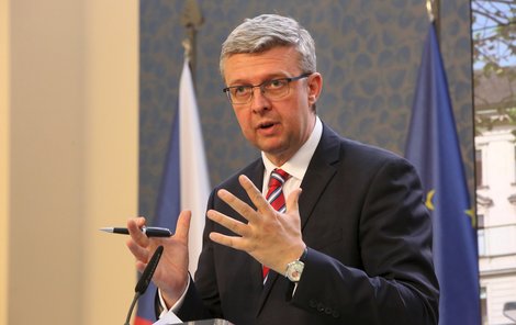 Vicepremiér a ministr průmyslu a obchodu Karel Havlíček na tiskové konferenci po jednání vlády (6. 5. 2019)