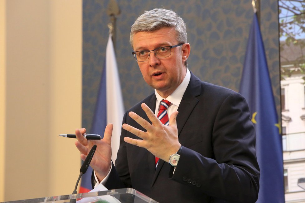 Vicepremiér a ministr průmyslu a obchodu Karel Havlíček na tiskové konferenci po jednání vlády (6. 5. 2019)