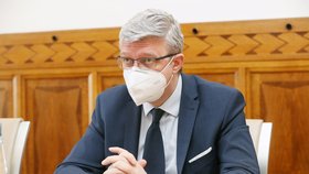 Místopředseda vlády, ministr průmyslu a obchodu a šéf resortu dopravy Karel Havlíček během rozhovoru pro Blesk (30. 4. 2021)