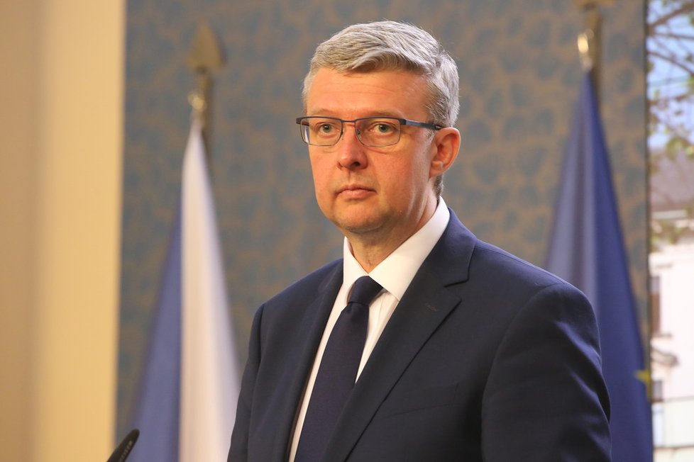 Ministr průmyslu a obchodu Karel Havlíček na tiskové konferenci po jednání vlády (13. 5. 2019)
