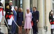 Král Karel III. s manželkou Camillou a francouzským prezidentem Emmanuelem Macron a jeho ženou Brigitte (20.9.2023)