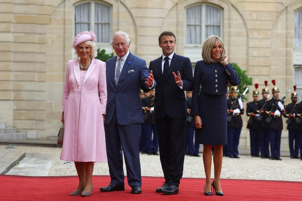Král Karel III. s manželkou Camillou a francouzským prezidentem Emmanuelem Macronem a jeho ženou Brigitte (20.9.2023)