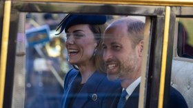 Kate přijela s Williamem v kočáře na královský banket pro německého prezidenta (3.12.2025)