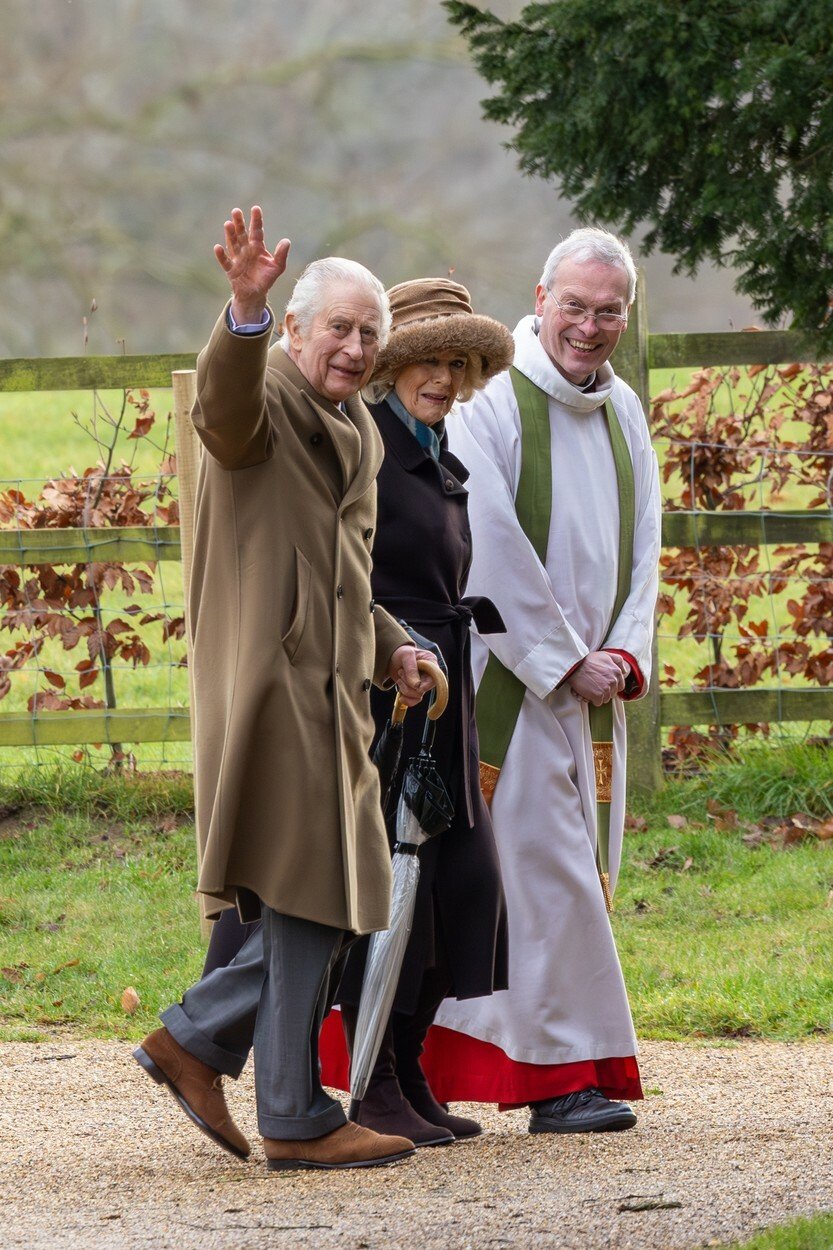 Hned po diagnóze rakoviny navštívili Karel III. a Camilla nedělní bohoslužbu v Sandrighamu