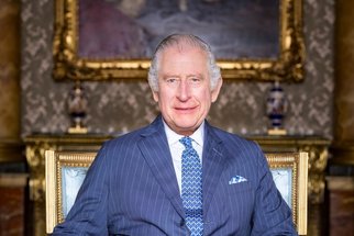 Co má král Karel III. společného s Jamesem Bondem? Oba milují jeden z nejpopulárnějších koktejlů. Umíchejte si ho i vy! 