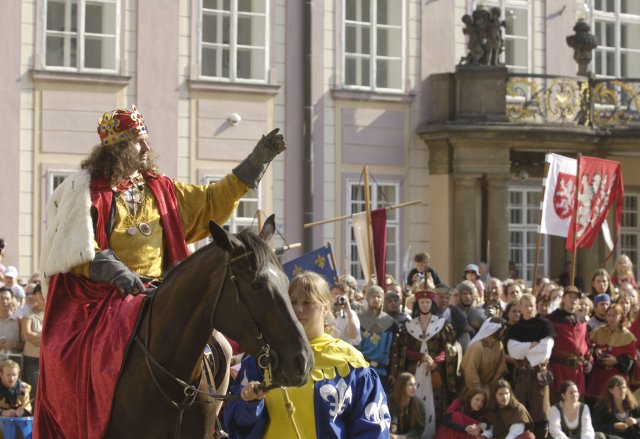 Jedny z oslav připomínajících největšího Čecha: 650. výročí korunovace Karla IV.