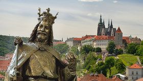 Karel IV. z Prahy vládl téměř půlce Evropy. Nikdy se v ní však neoženil, vždy si pro svůj sňatek vybral jiné město, dokonce i jinou zemi.