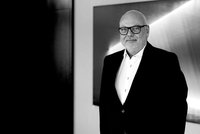 Smutek v automobilovém světě: Zemřel Karel Kadlec, jeho firma byla největším dealerem BMW v Česku