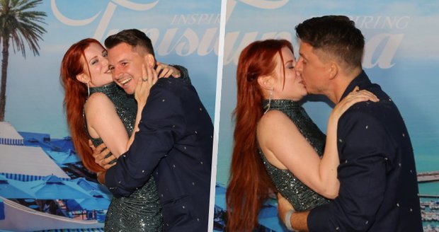 Vášnivá líbačka Karla Kašáka a Kateřiny Bláhové