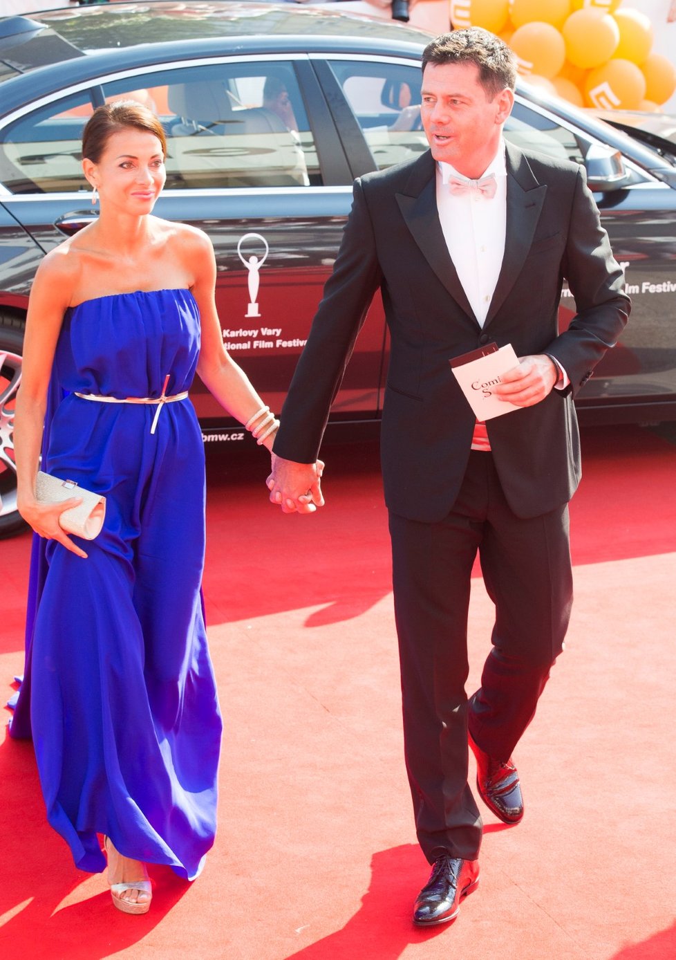 Karel Komárek s manželkou na festivalu v Karlových Varech.