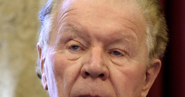 Ve věku 83 let zemřel v pátek po vážných zdravotních problémech legendární rozhlasový reportér Karel Malina