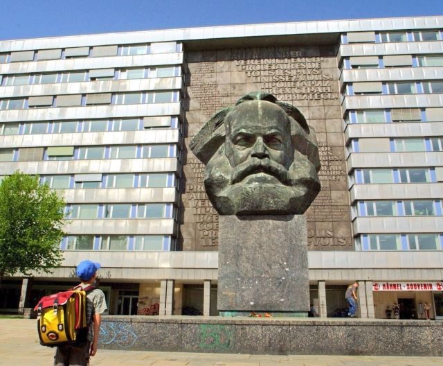 Monument na počest Karla Marxe v NDR