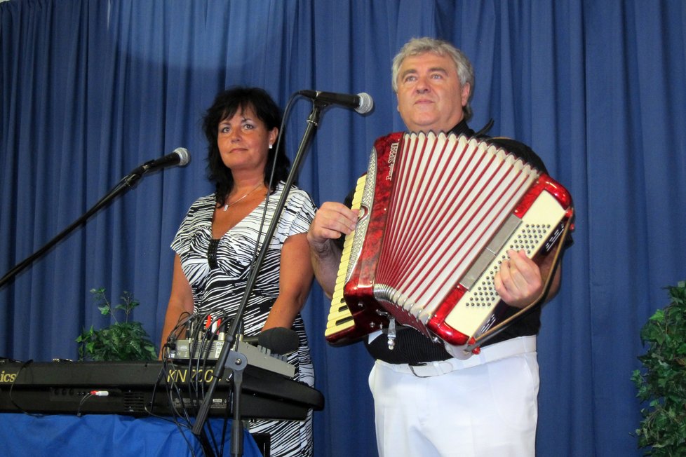 Legendární duo Eva a Vašek zpívá v Šlágru.