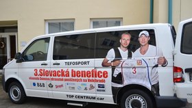Z výtěžku Slovácké benefice, kterou vymyslel Karel Rachůnek dostali postižení auto