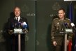 Náčelník generálního štábu Karel Řehka přivítal v Praze předsedu Vojenského výboru NATO Roba Bauera (22.11.2023)