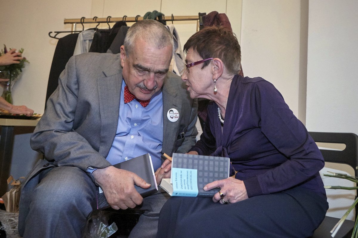 Karel Schwarzenberg a Jiřina Šiklová.