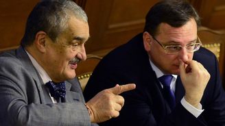 Schwarzenberg opustil Sněmovnu. Nečas prý nevěří vlastní vládě