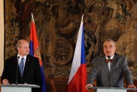 Českého diplomata zbila v Srbsku dvojice maskovaných mužů: Zlomili mu nos