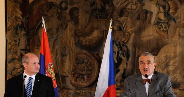 Srbský a český ministr zahraničí: Ivan Mrkic a Karel Schwarzenberg na tiskové konferenci v Praze
