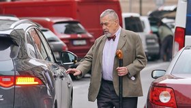 Karel Schwarzenberg se po dlouhém pobytu v nemocnici objevil na veřejnosti (17. 5. 2019)