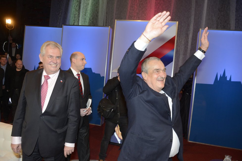 Karel Schwarzenberg a Miloš Zeman během předvolebního duelu