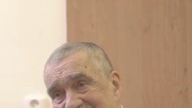 Karel Schwarzenberg v nemocnici po operaci srdce