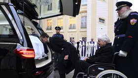 Pohřeb Karla Schwarzenberga: Rodina se loučí se zesnulým