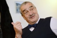 Schwarzenberg předložil lékařskou zprávu: Jsem zdravý! Můžu být prezident