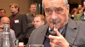 Držte si odstup od státu a politiků, vzkázal věřícím Schwarzenberg