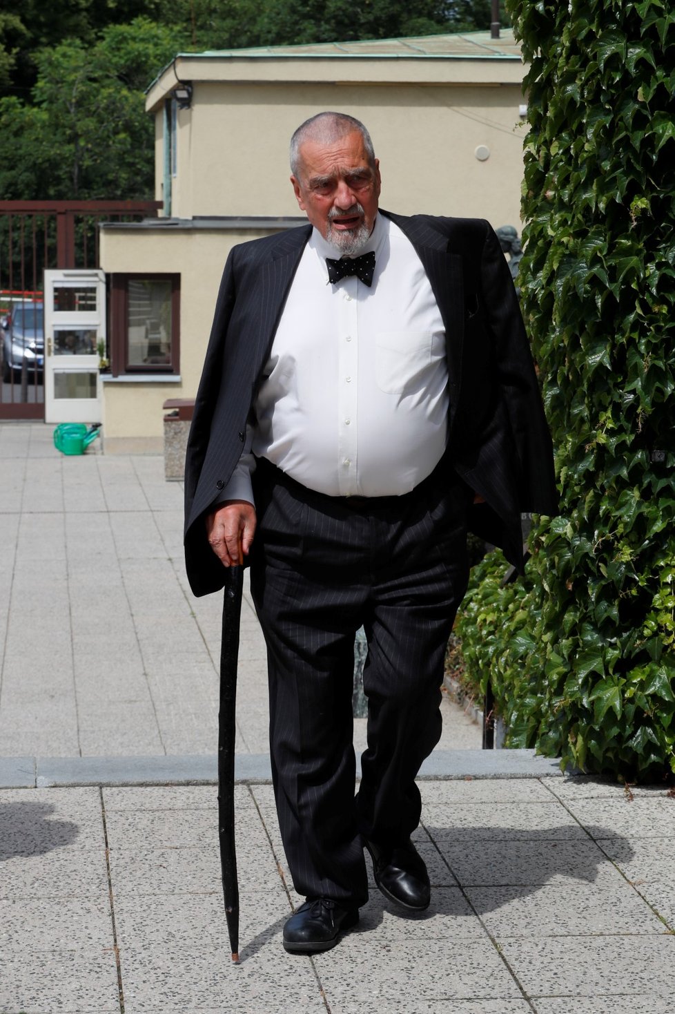 Karel Schwarzenberg na posledním rozloučení s Jiřím Stránským (10.6.2019)