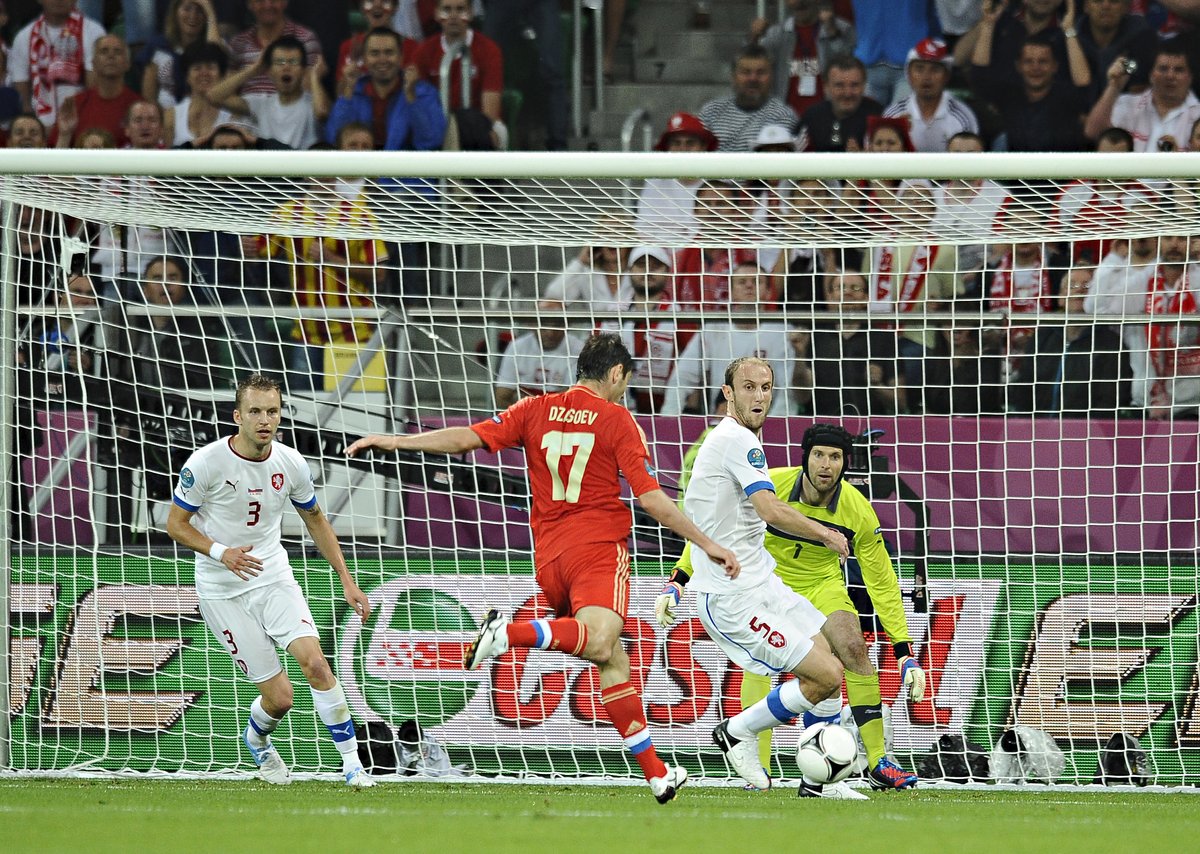 Červen 2012 Rus Dzagojev rozstřílel Čechy na Euru 4:1 a Šíp vytasil kritiku.