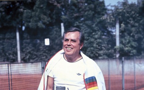 Antonín "Strýček" Jedlička rád vydával zvířecí zvuky a hrál tenis.